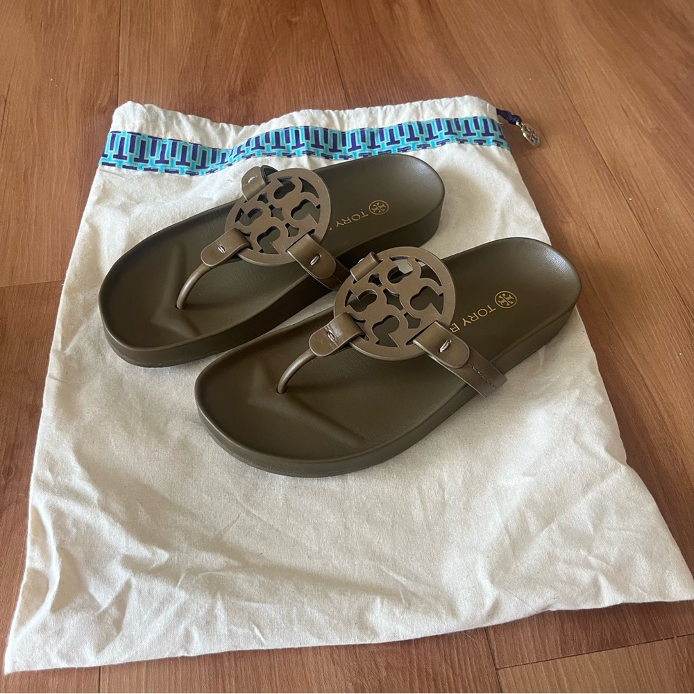 Women’s Sz 5.5 Tory Burch Miller Cloud Leather Sandals in Olive Green